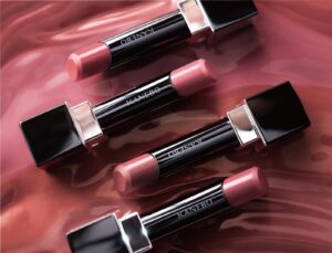 カネボウ“美容液リップ”「ルージュスターヴァイブラント」に新色