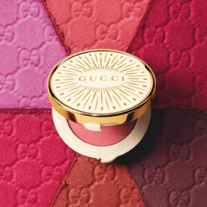 グッチ ビューティ、繊細な輝き纏うシアーリップに“ミルクティー”など春新色＆花柄パケで