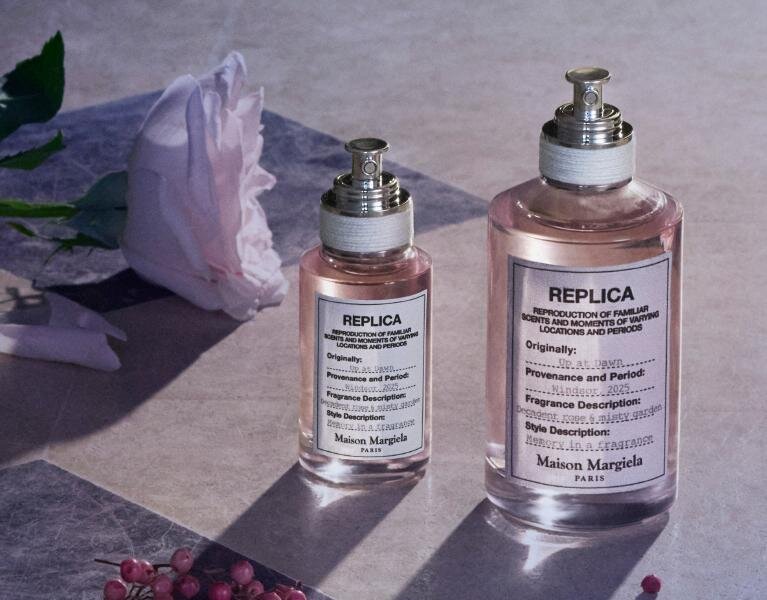 メゾン マルジェラ「レプリカ」“夜明けのローズガーデン”着想フローラルウッディ