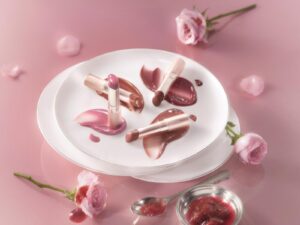 オペラ秋コスメ、“水光ツヤ”リップティントに「バラと果実」の新色＆限定色